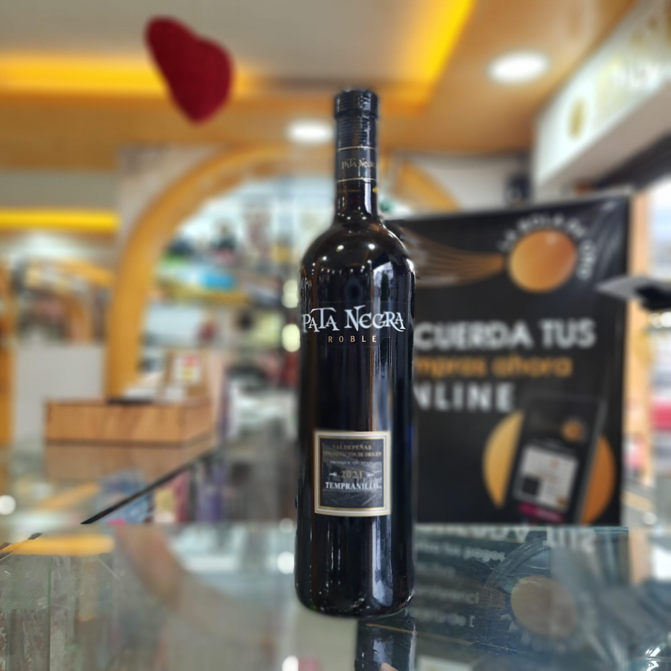 PATA NEGRA ROBLE TEMPRANILLO VINO ESPAÑOL 750ML LA BOLA DE ORO QUITO
