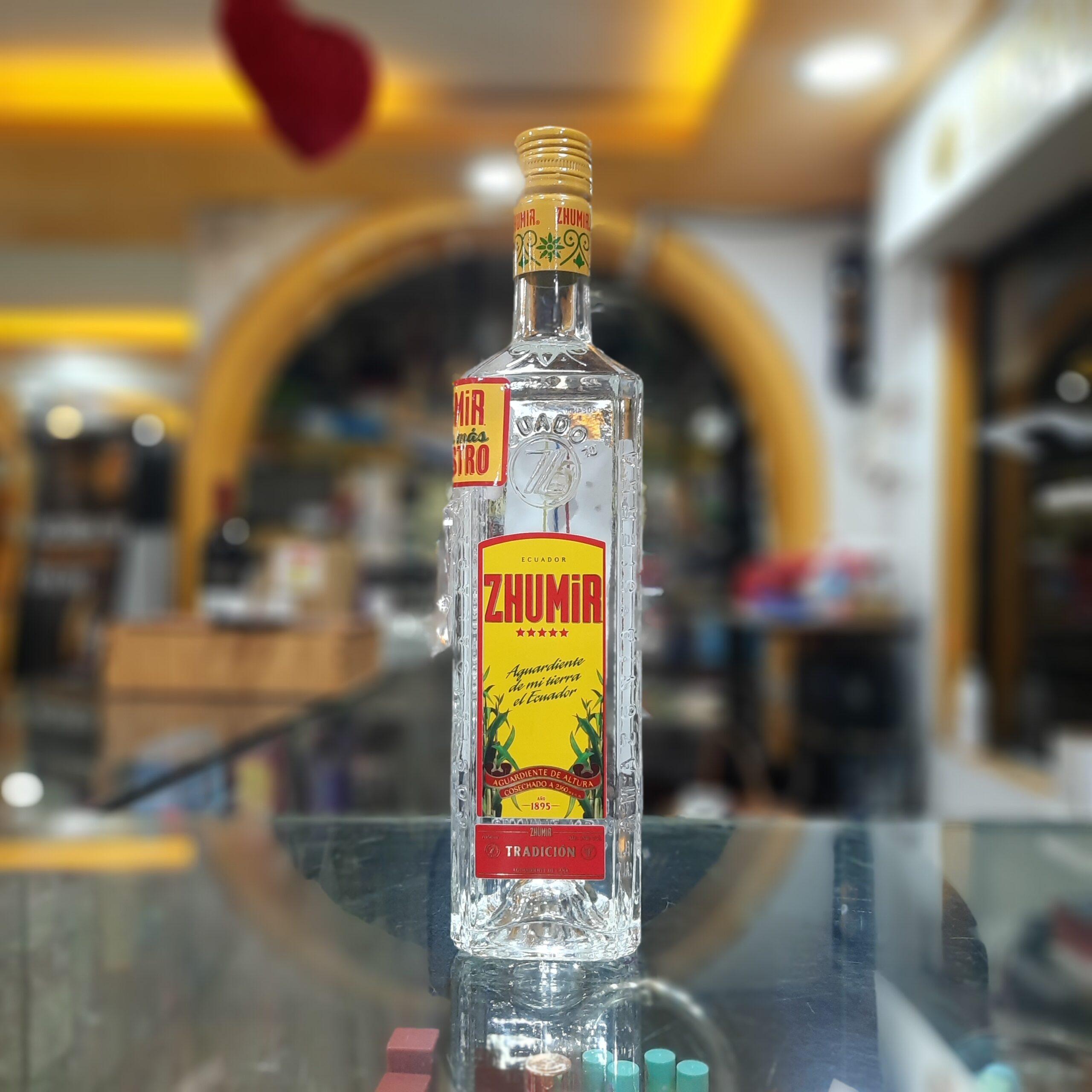 ZHUMIR PECHO AMARILLO AGUARDIENTE 700ML LA BOLA DE ORO QUITO