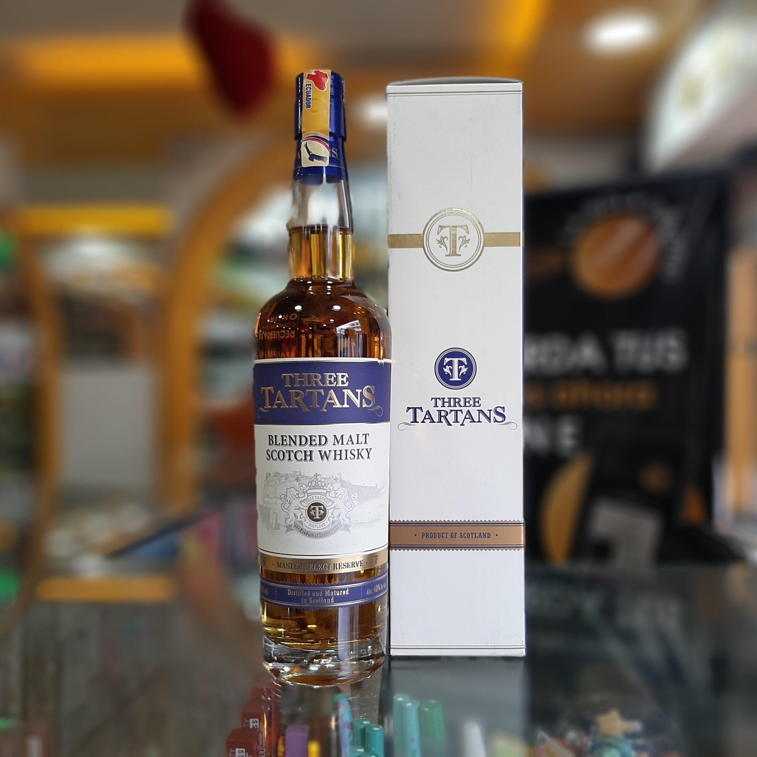 THREE TARTANS BLENDED MALT WHISKY ESCOCES 12 AÑOS 750ML LA BOLA DE ORO QUITO